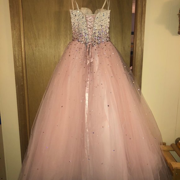 Ball gown Prom/Grad Dress - Picture 2 of 7